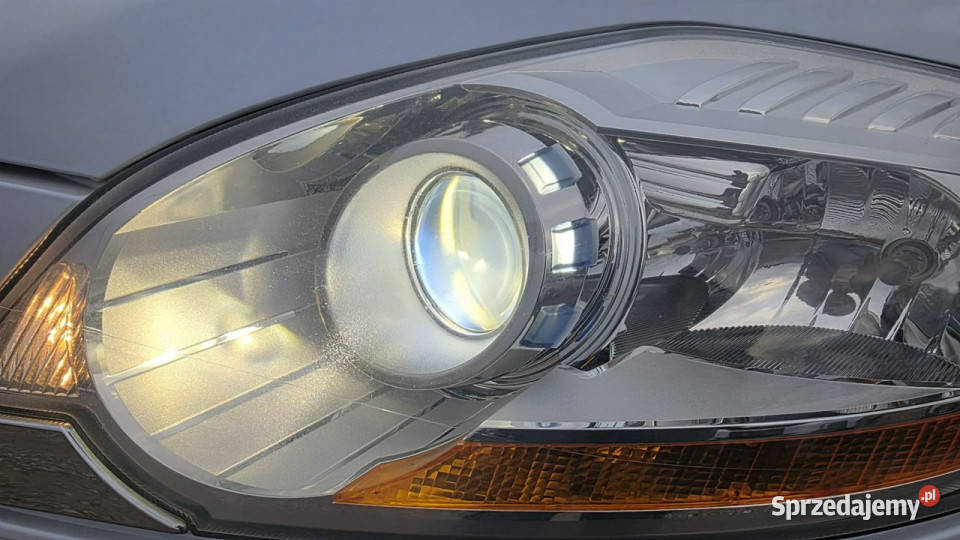 Ford Kuga Titanium Panorama Duża Navi xsenon I reflektory ksenonowe Kuga Lębork