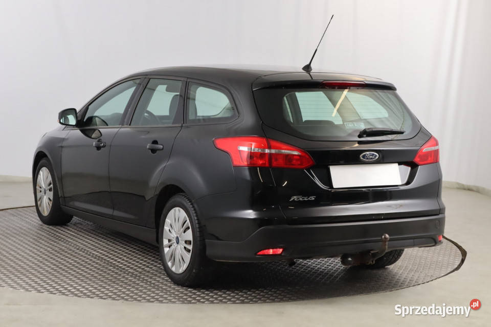 Ford Focus 16 i czarny Zabrze