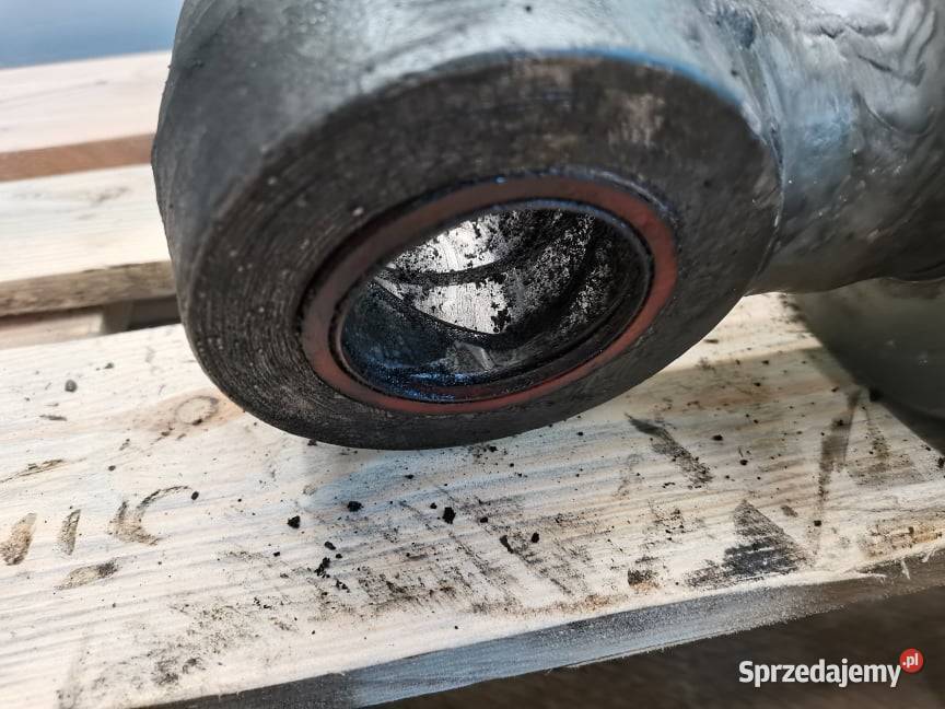 Neuson 6002 Siłownik pługa