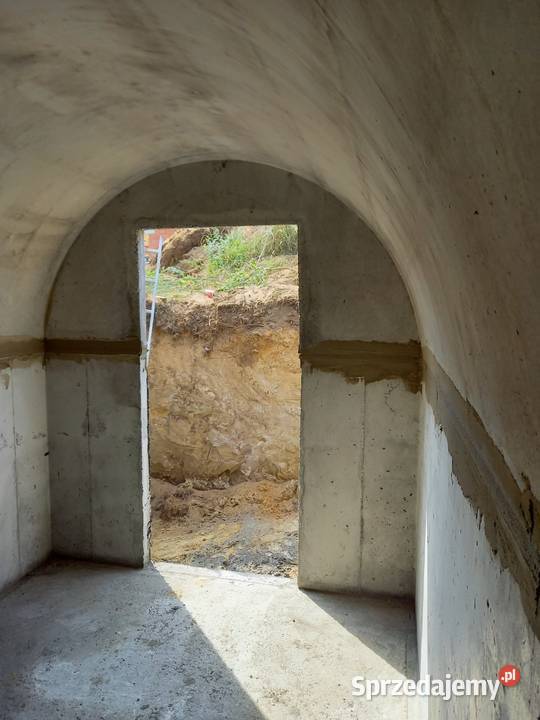 Piwniczka ziemianka na wino piwnica betonowa Łódź