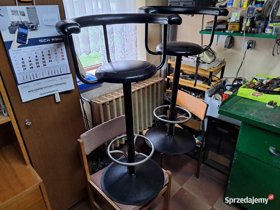 Stołki barowe obrotowe hokery dwie sztuki 62cm Starachowice