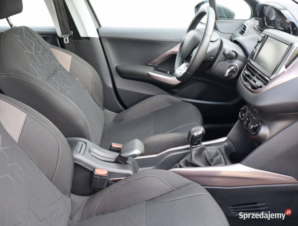 Peugeot 2008 12 VTi tempomat Piaseczno