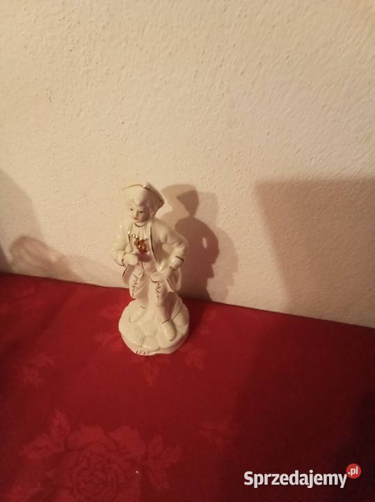 Biała figurka dżentelmena porcelanowa
