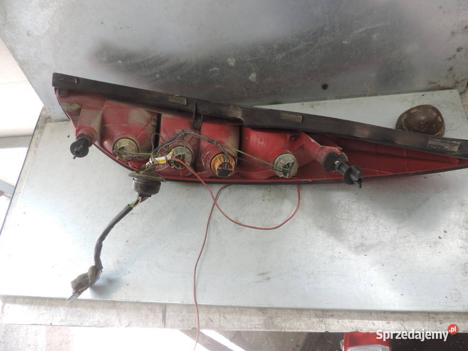 FORD MONDEO MK3 KOMBI LAMPA LEWA TYLNA Oświetlenie Nowy Sącz