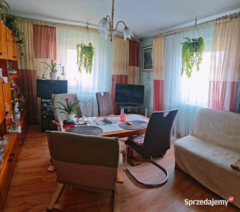 Sprzedam dom w spokojnej okolicy niedaleko lasu 2 piętra Trójca