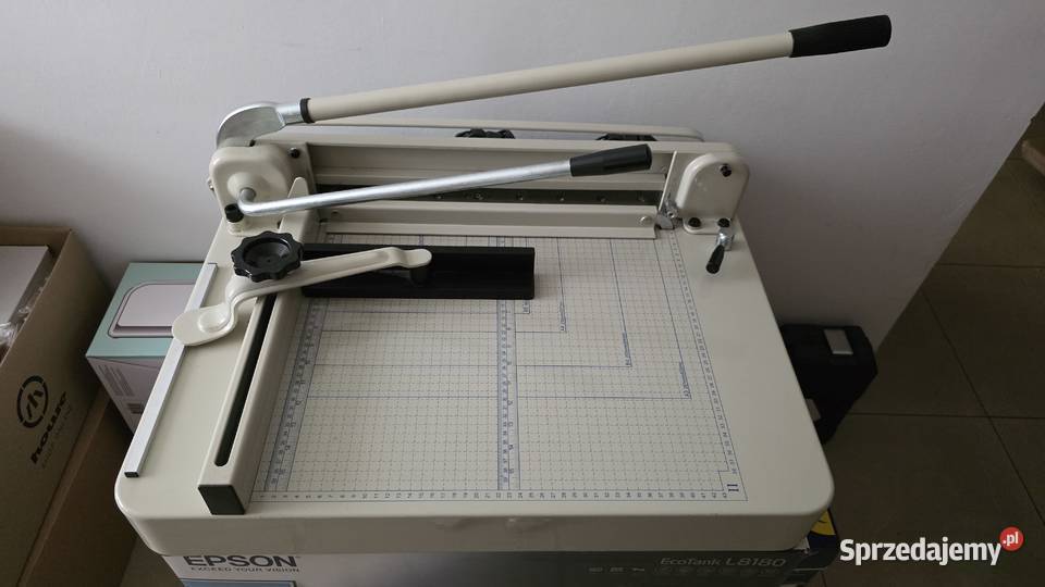 Gilotyna 868 A3 metalowa z dociskiem stan nowa Biuro Bydgoszcz sprzedam