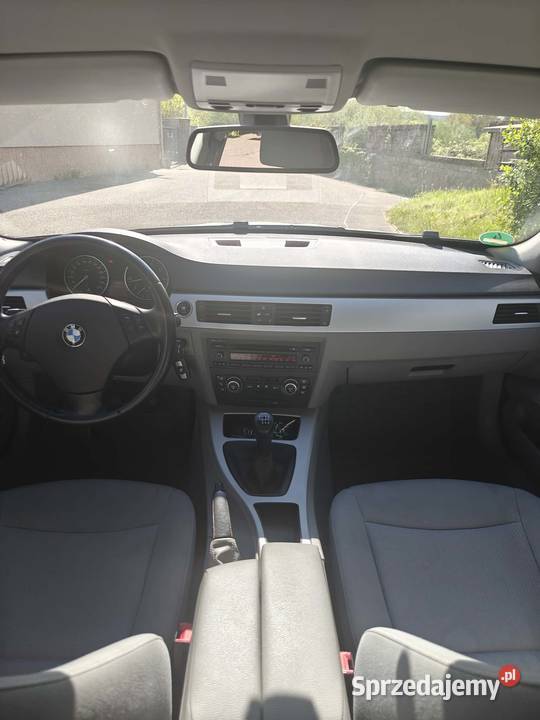 BMW E90 20 benzyna manualna Piekoszów