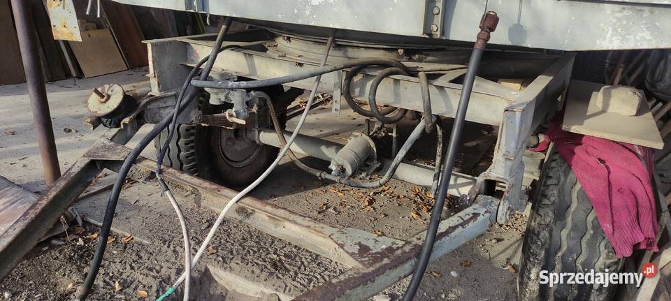 Sprzedam przyczepe wywrotke na 3 strony Kije