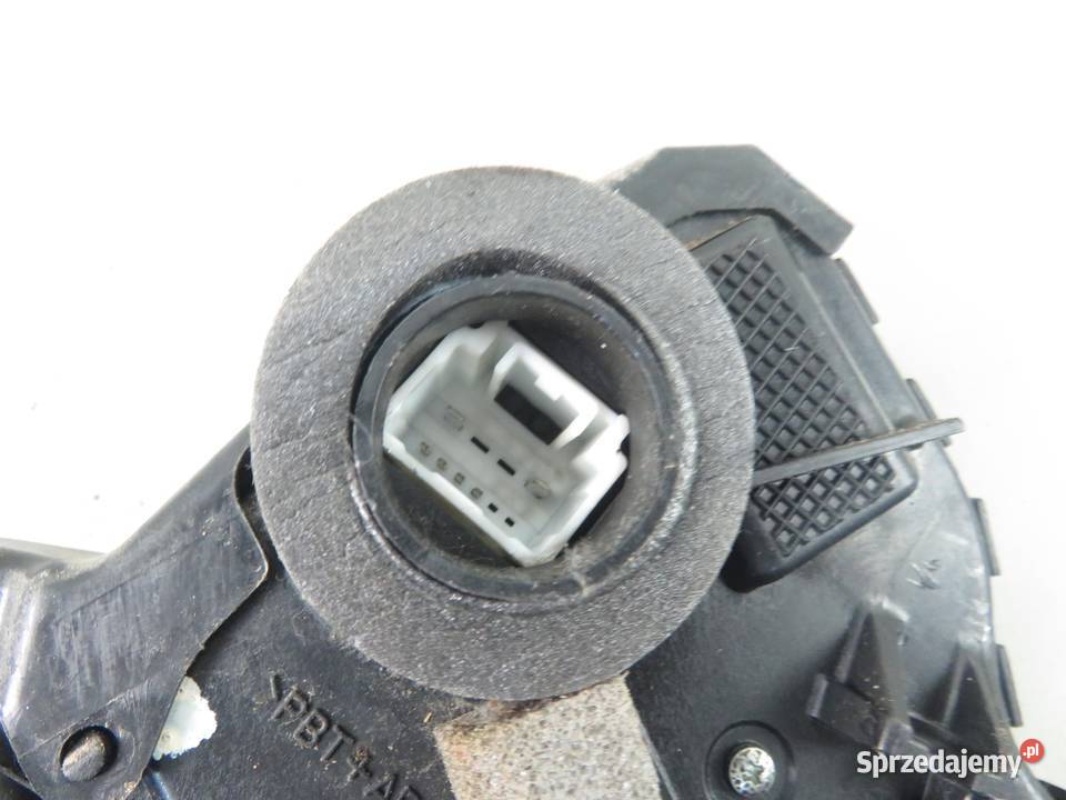 ZAMEK LEWY PRZEDNI TOYOTA COROLLA Verso