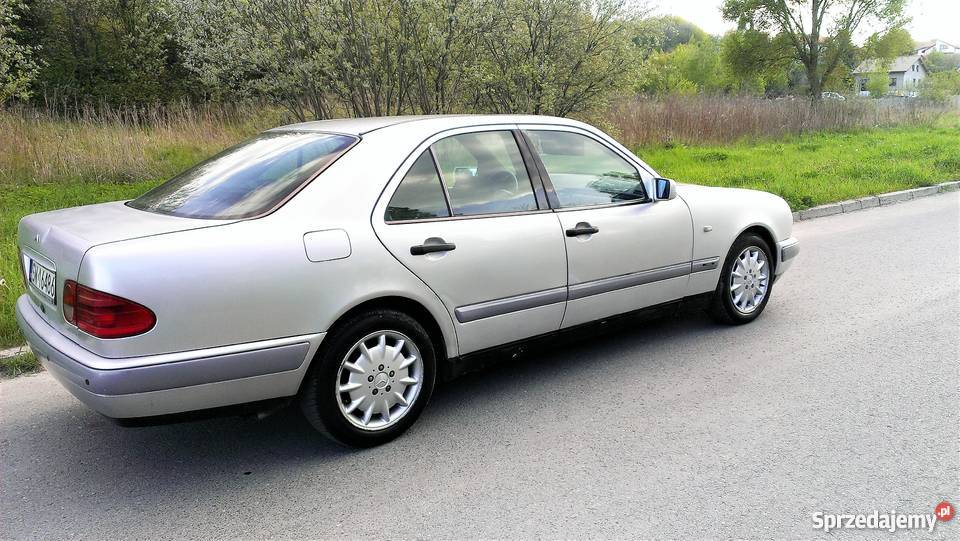 1998 MercedesBenz Klasa E Samochód osobowy 25 E-klasa Kielce