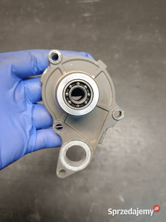 Pompa wody gniazdo obudowa łożysko części Suzuki Gołaczewy