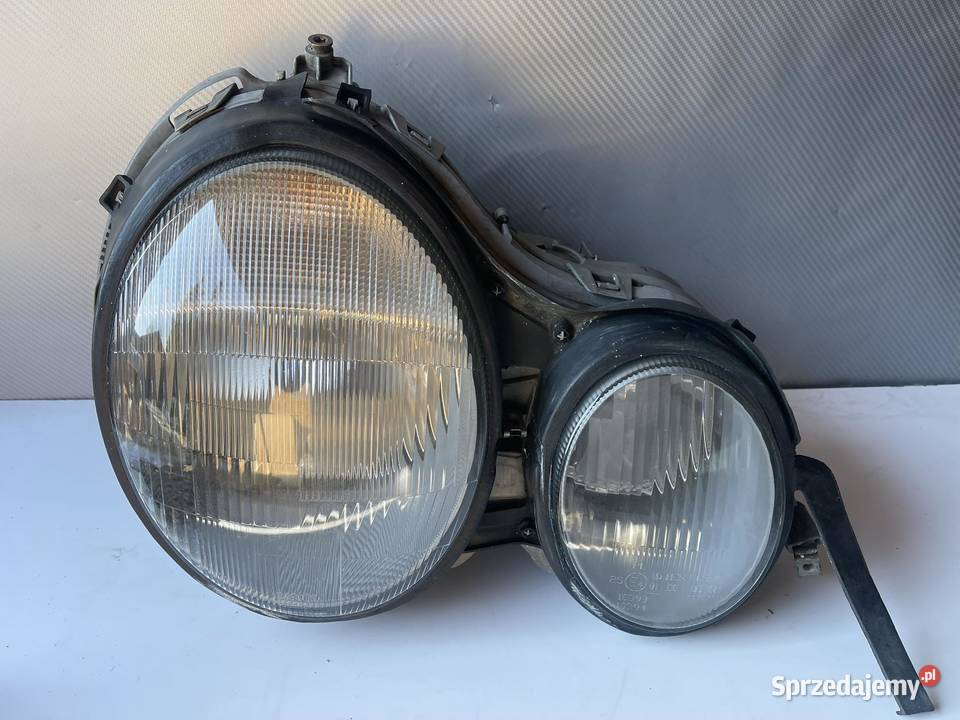 MERCEDES W210 PRAWA LAMPA PRZÓD Lampy przednie Ostroróg