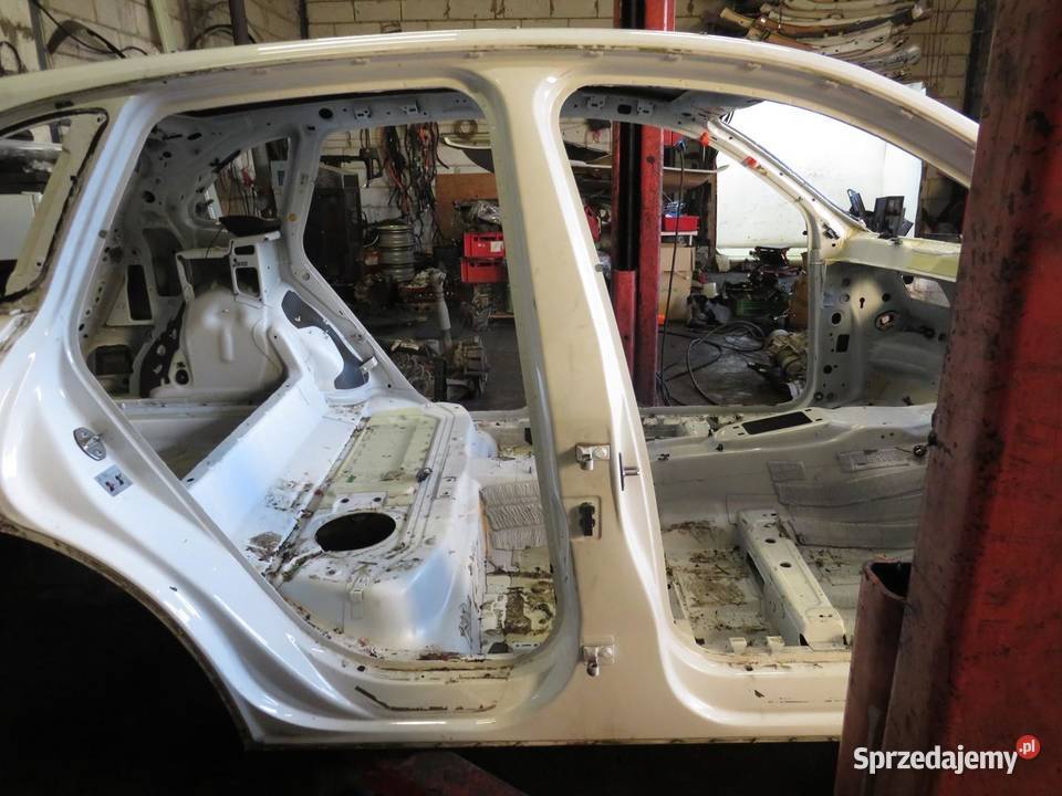PRÓG SŁUPEK PRAWY BOK LY9C AUDI Q5 8R osobowe Karoseria sprzedam