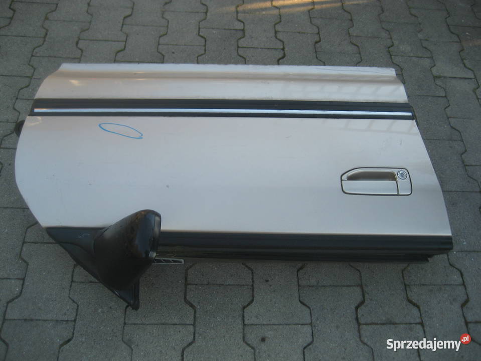 subaru legacy I sedan 8994r drzwi przód prawe Rakoniewice