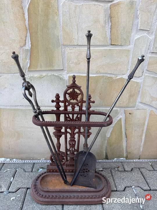Stary żeliwny zestaw kominkowy