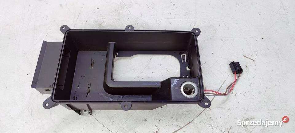 SCHOWEK PÓŁKA TUNELU AUDI A4 B9 8W0864981C Przystajń