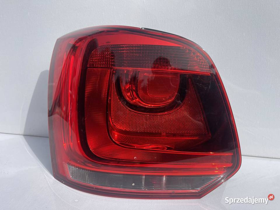 VW POLO 6R0 LEWA LAMPA TYŁ lewe