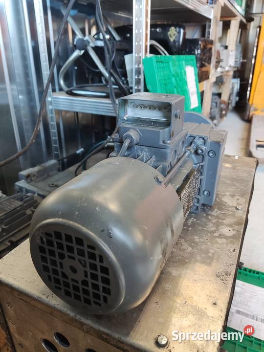 Motoreduktor prosty kryzowy 400V 018kW 48obrmin Libusza