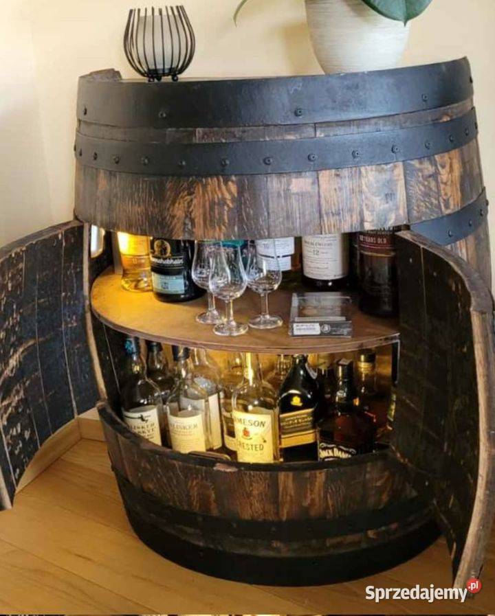 Dębowy Barek na Alkohol z Okrągłym Grawerowanym brązowy pomorskie Gdańsk