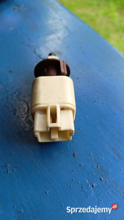 Czujnik hamulca nożnego toyota Avensis czujniki