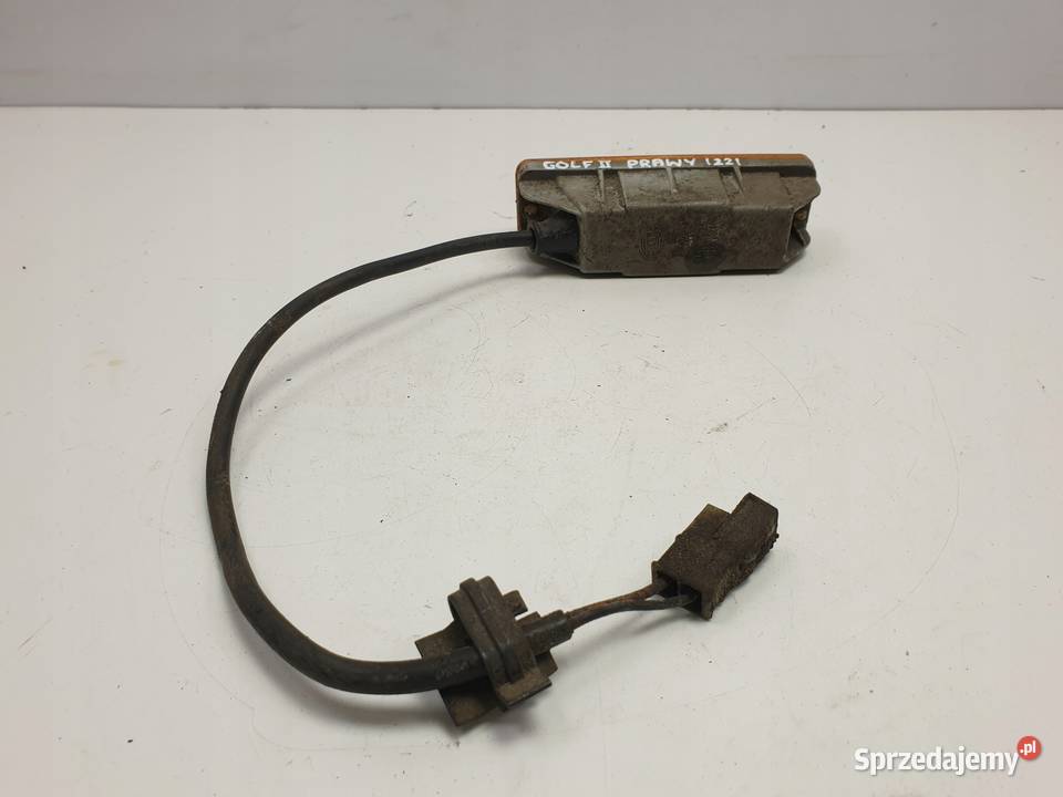 VW Golf II PRAWY PRZEDNI KIERUNKOWSKAZ Przód osobowe