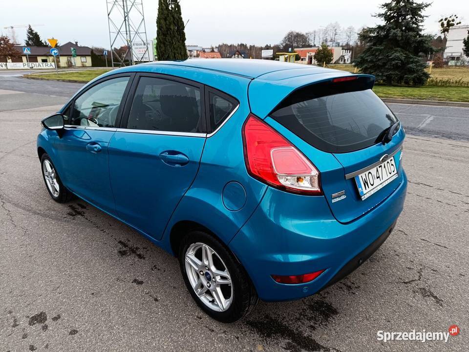 Piękny Ford Fiesta lift 2013r benzyna Titanium nieuszkodzony Fiesta Ostrołęka
