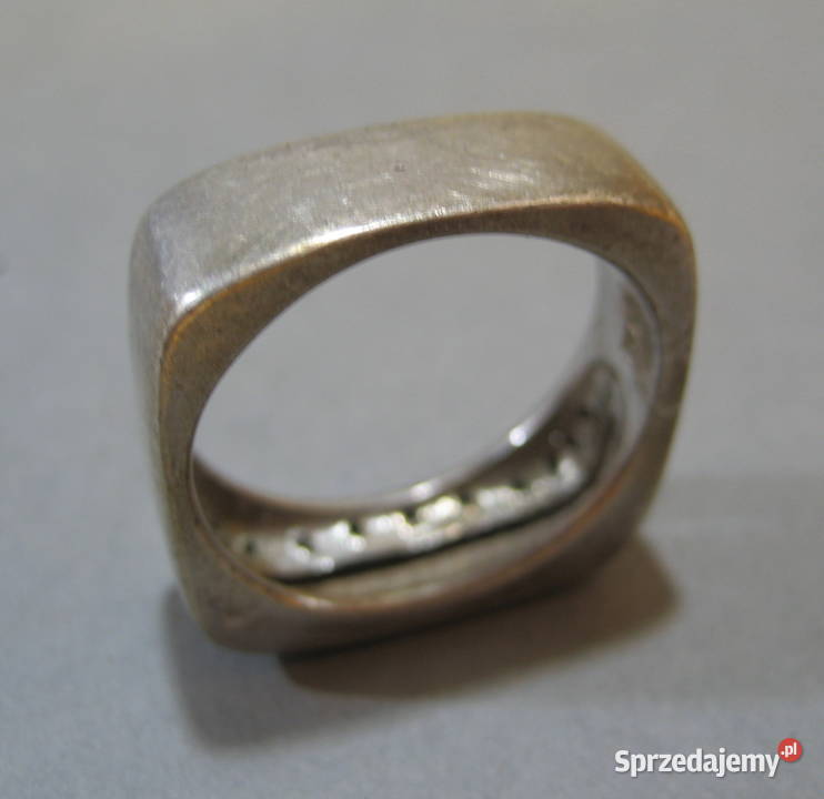 Srebrny Pierscionek z Cyrkoniami Szwecja