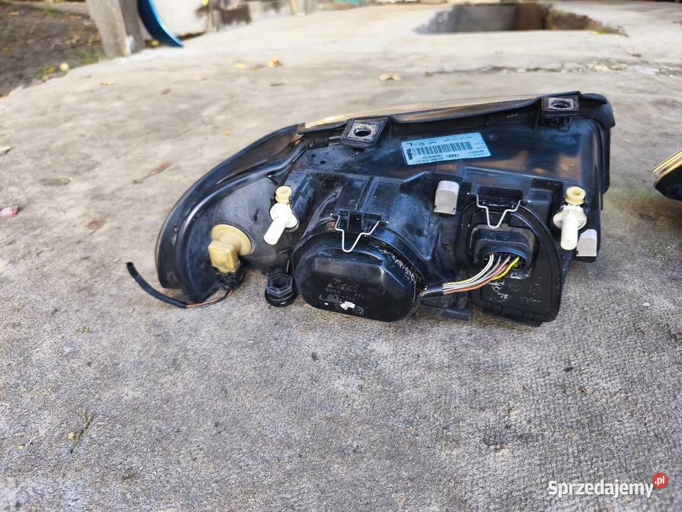 Audi a4 B5 lampy przód przednie Kraśnik sprzedam