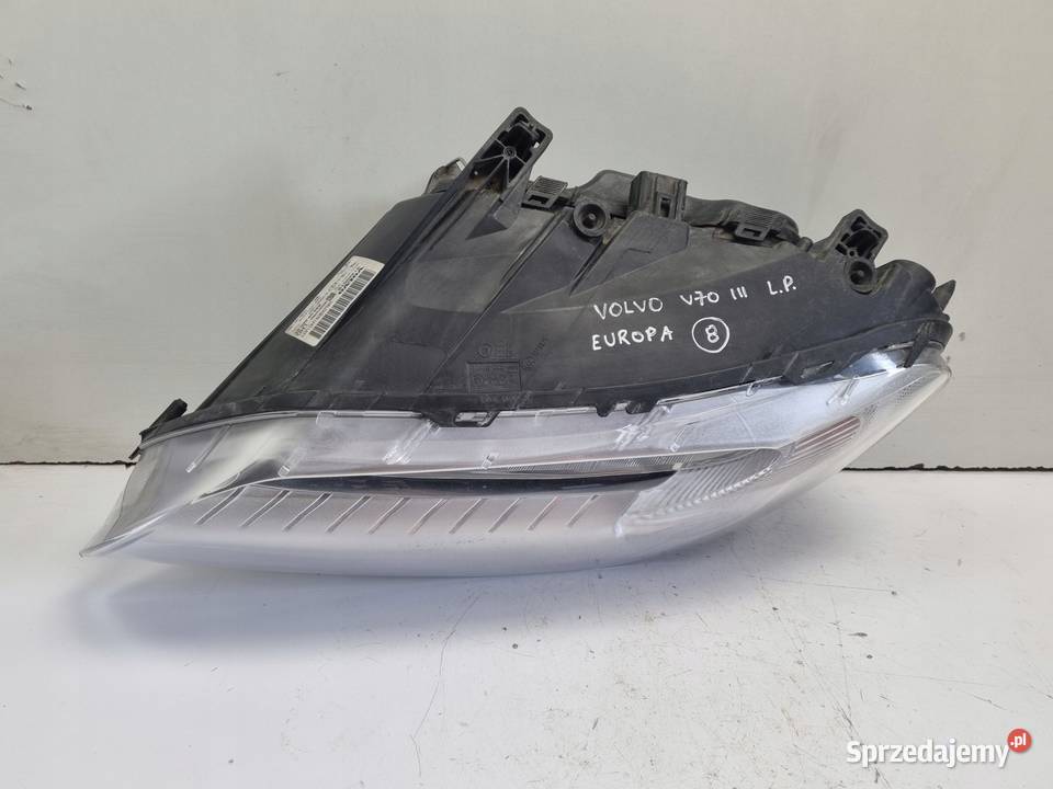 LAMPA LEWA PRZEDNIA Volvo S80 II V70 III LIFT osobowe Lampy przednie