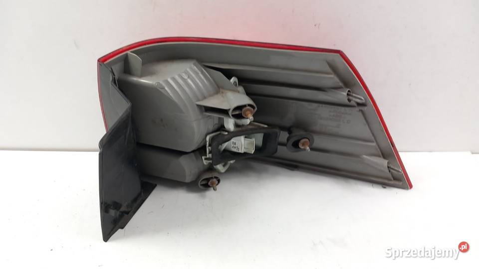 OPEL VECTRA C LIFT KOMBI LAMPA TYŁ LEWY Zbierkowo