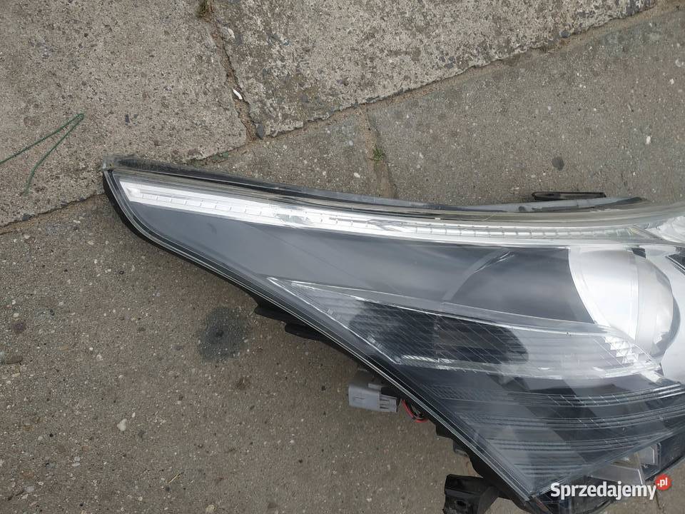 Toyota avensis t27 2012 2015 zwykła prawa lampa dolnośląskie Wrocław