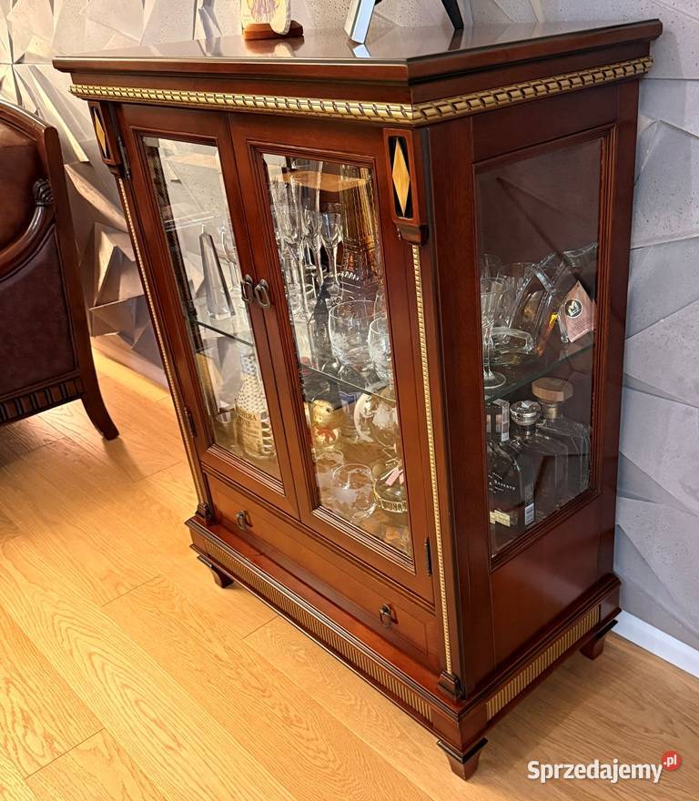 Stylowa szafka RTV z przeszkloną witryną Rypin sprzedam