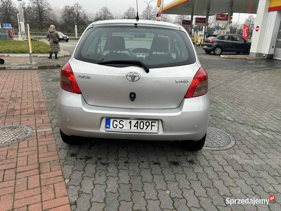Toyota yaris Samochody osobowe