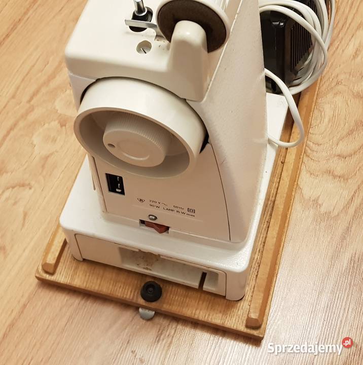 Maszyna do szycia Łucznik 877