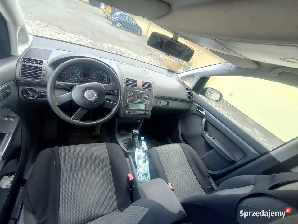 Śliczny VW Touran 7 osobowy zamiana relingi dachowe