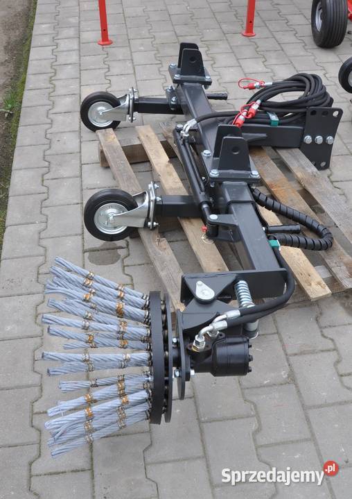 Szczotka druciana do usuwania chwastów z kostki