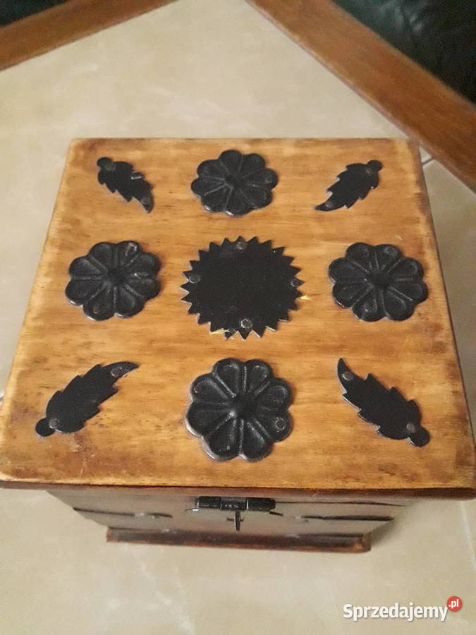 Stara szkatułka skrzynka na drobiazgi Anglia Janów Lubelski