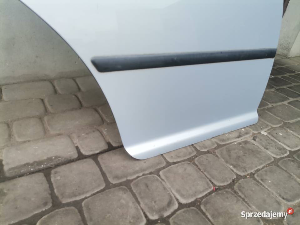 VOLKSWAGEN GOLF 4 IV 5D DRZWI PRAWY TYŁ osobowe