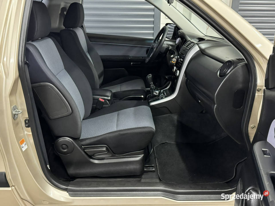Suzuki Grand Vitara cała w oryginale stan Chechło sprzedam