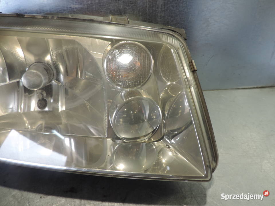 VW BORA LAMPA PRAWA PRZEDNIA Nowy Sącz