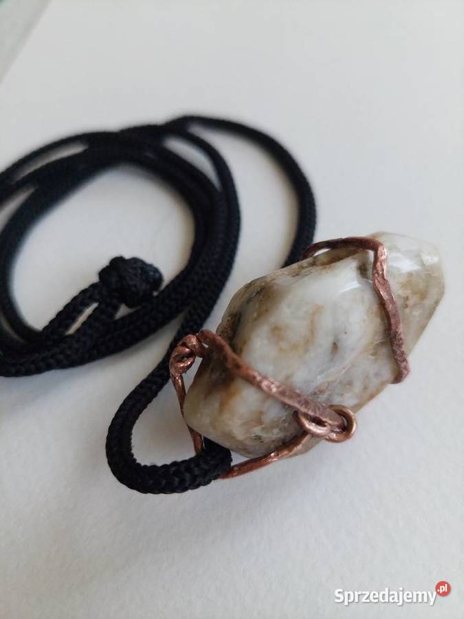 Wisior w klatce z miedzi Węgorzyno