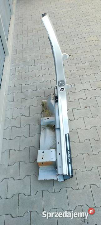 VOLVO XC70 SŁUPEK LEWY 711