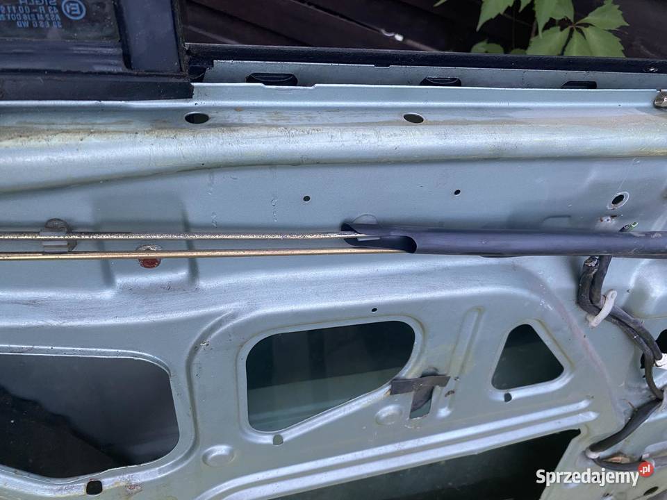 MercedesBenz E W124 Drzwi lewy tył Części Łagiewniki