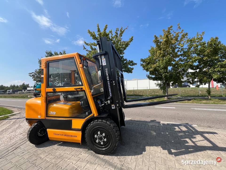 Wózek widłowy 3T duplex z kabiną LPG