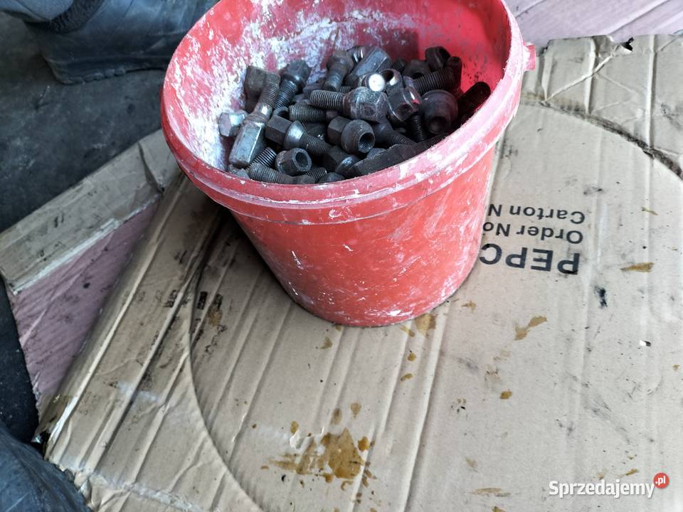 SZPIKLA NAKRĘTKA ŚRUBA KOŁA 12 200 osobowe Kamień-Kolonia