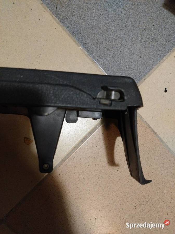 E36 compact uchwyt półki tylnej głośnika lewy sprzedam