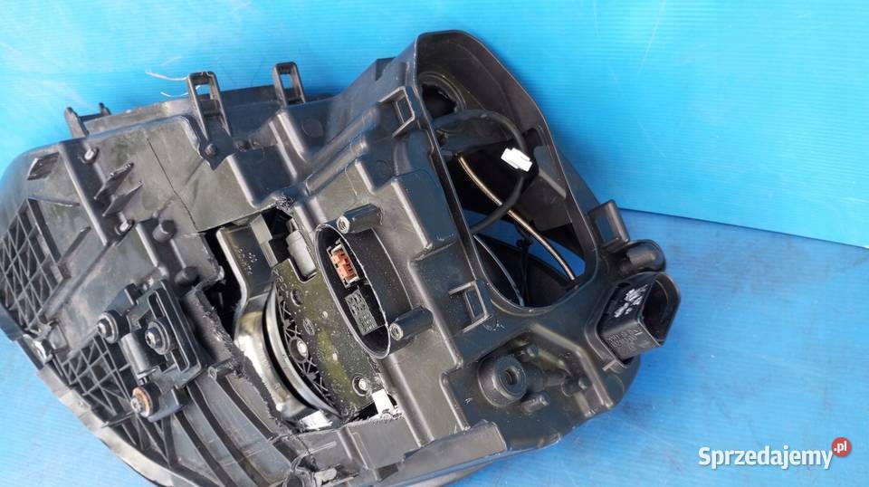 LAMPA REFLEKTOR PRAWY PRZÓD EU 7P5941032CA