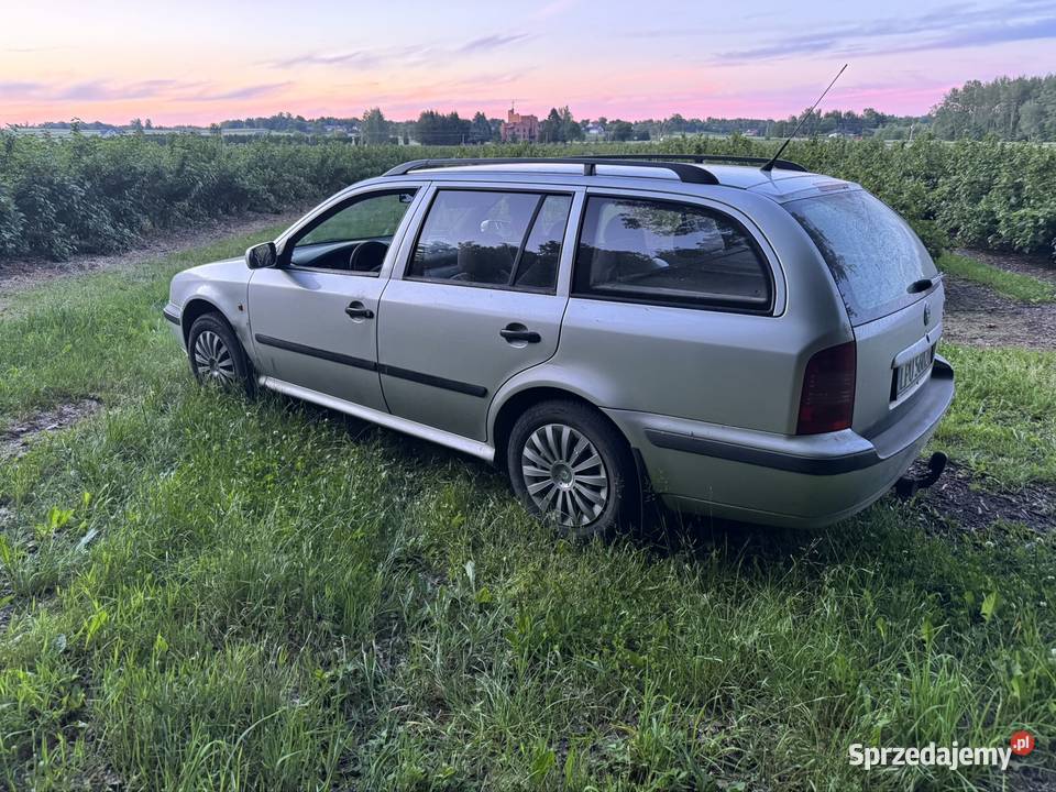 Skoda octavia 1999 kombi hak 16 benzyna Kazimierz Dolny