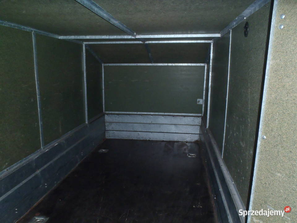 Przyczepa jednoosiowa zabudowana zamykana na towarowe Polkowice