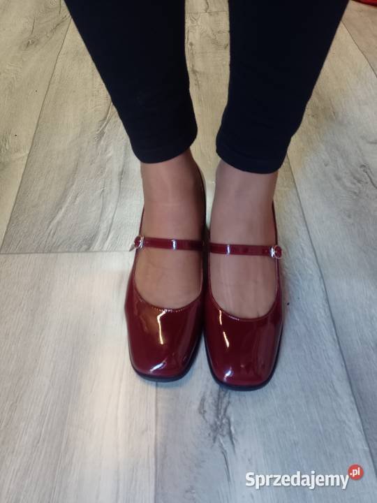 3940 Bordowe czółenka wieczorowe z zapięciem małopolskie